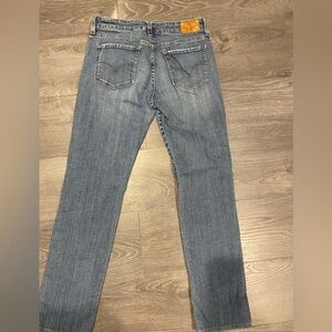 Low rise straight leg Levi’s jeans